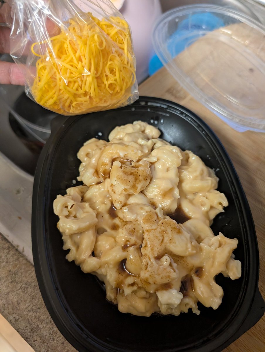 Why does my <a href="/Skyline_Chili/">Skyline Chili</a> Mac and cheese way just have Mac and a bag of cheese... 🤦🏼‍♀️ And of course I don't realize u til I get home after going through the drive thru 🤦🏼‍♀️😭😭😭