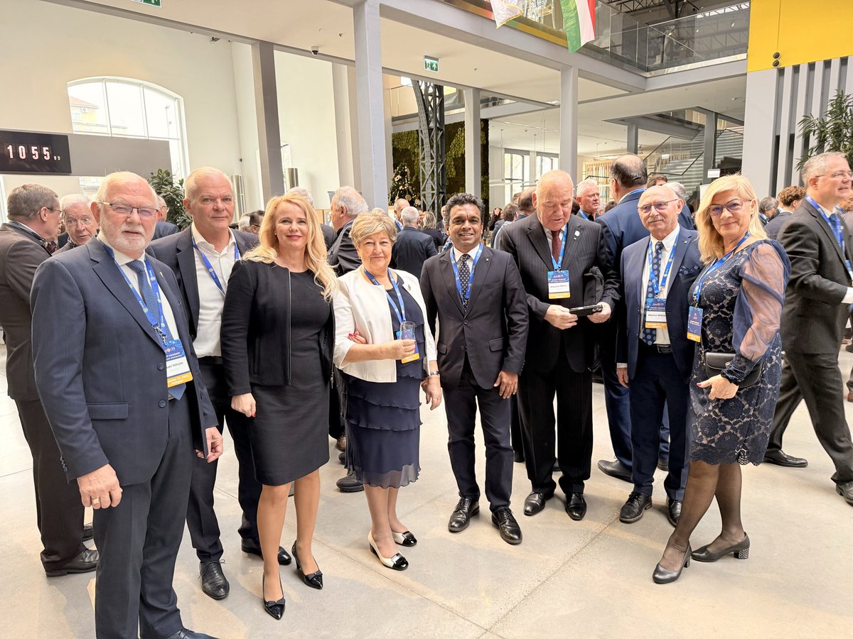 Wimal1's tweet photo. 100 éves a Magyar Rotary ünnepségen https://t.co/a93gbKS81y