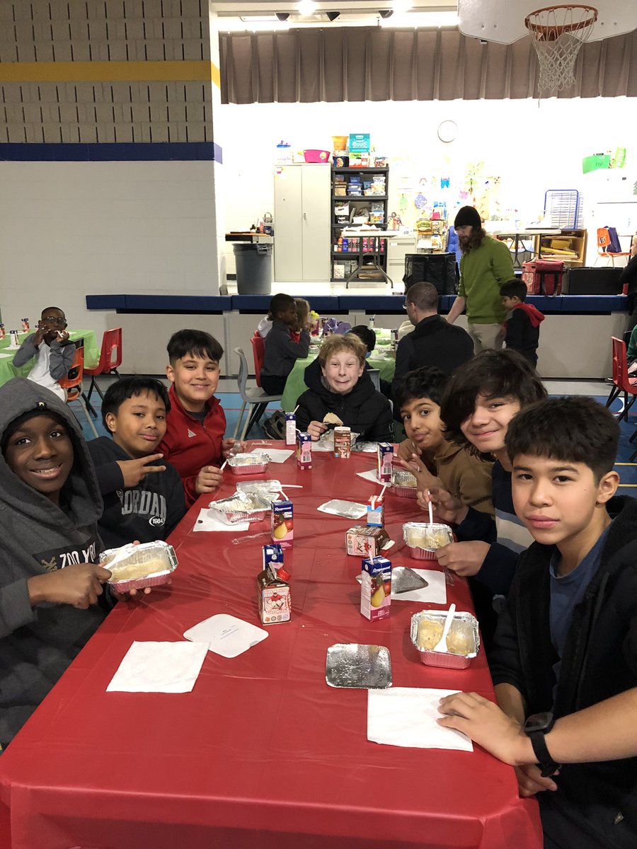 olv56's tweet photo. Big smiles at today’s Turkey lunch! @OLVictoryOCSB https://t.co/eWZ18l7CSf