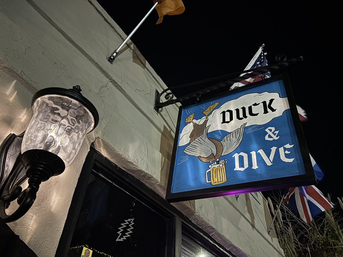 MitchRobey's tweet photo. Bar #4 - Duck &amp; Dive 🦆🤿

This was probably the most basic of bars and their drink was not very creative. Their Nice drink was a cranberry and Malibu - can’t remember the Naughty.

Drink - 1/10
Atmosphere - 2/10
Christmas Decor - 4/10 https://t.co/pnyfPpVtch