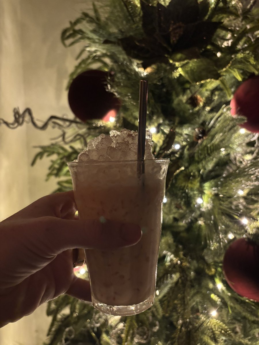 MitchRobey's tweet photo. Bar #5 - Bespoke ☕️🥃🥚

Coffee bar during the day, bar at night - their Nice drink was the Campari Eggnog and was delicious. I’ve never been a huge fan of eggnog but this… 👌🏻

Drink - 9/10
Atmosphere - 7/10 (jazz performer)
Christmas Decor - 5/10 https://t.co/rsPAFXnx7r
