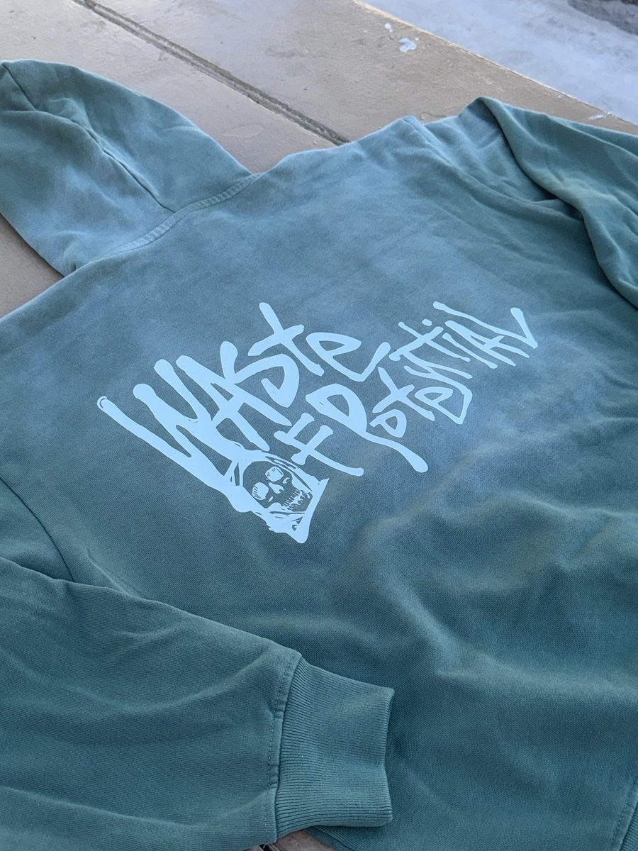 alejandrooo tweet media