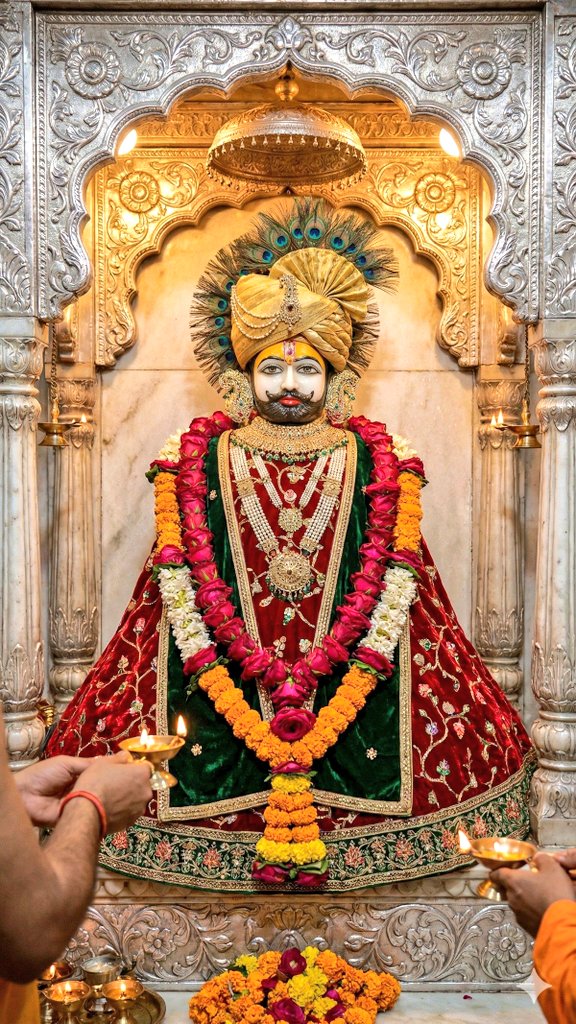 सुबह की पहली हाज़री बाबा के दरबार में,,,