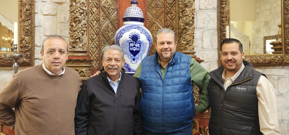 Tuve el gusto de celebrar una reunión de trabajo con el Alcalde de Ramos Arizpe, Coahuila, <a href="/TOMASGTZM/">Tomás Gutiérrez Merino</a>, donde hablamos sobre metas y objetivos en beneficio de las y los trabajadores y sus familias para el 2026.