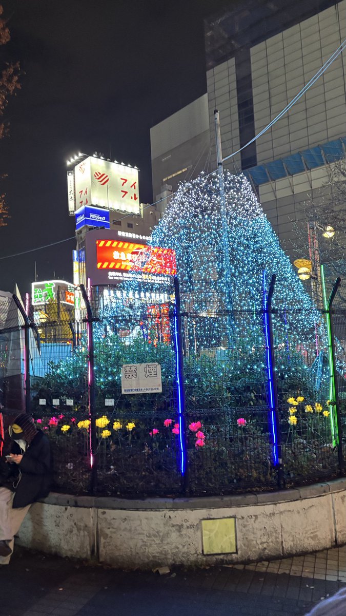 kamakkey's tweet photo. 新宿歌舞伎町
椿ハウス
ドローンの交流会行ってきました〜 https://t.co/YKY84phw9D