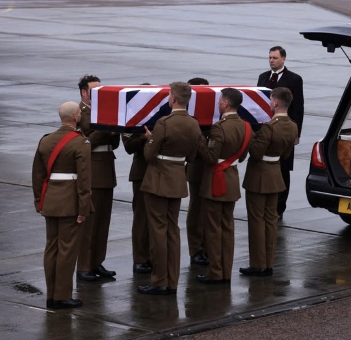 TheParachuteRegiment tweet media