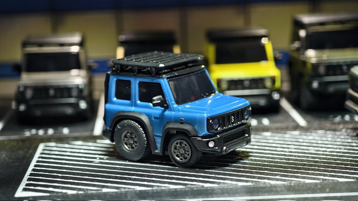 Giga_Penguin's tweet photo. All Tiny Q Jimny came with a swappable grille!
Standard height ones comes with a chair and a picnic box accessory too!
#choroq #takaratomy #チョロQ #suzuki #jimny #tinyq https://t.co/4wIIEmX9h2