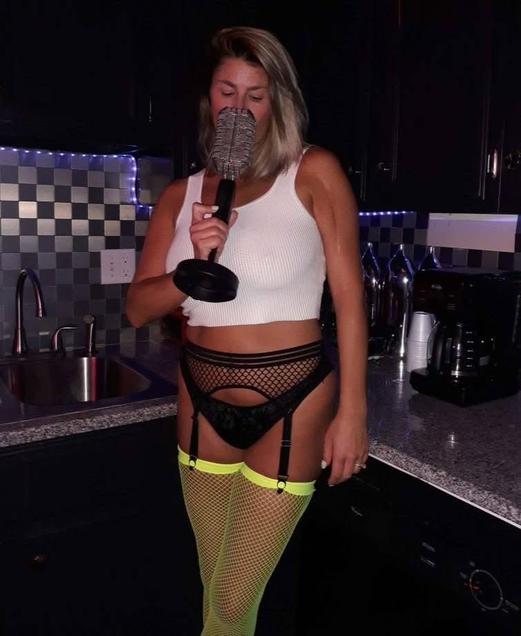 sarahmc3qi's tweet image. Throwback to Presleys Penthouse in Branson MO!
The Most Amazing Place I've stayed so Far! 
Happy Hump day! 👀👀 in the Comments! And ask for my Menu to support me.ℹ️