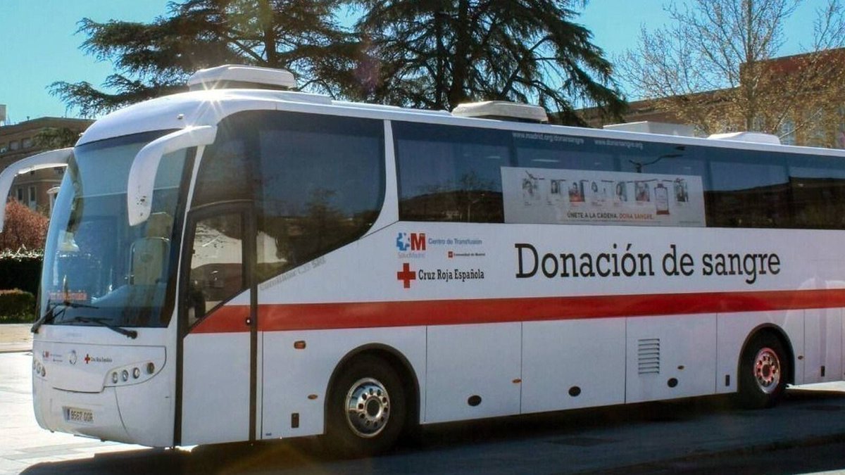 Aquí cobra el conductor, el del taller, el del autolavado, la gasolinera, el laboratorio, la enfermera, la coordinadora, la auxiliar...todos cobran, menos el que entrega la sangre, a ese no le dan un duro.
70 € por bolsa de sangre paga la CAM a la pus roja.
Negocio redondo.