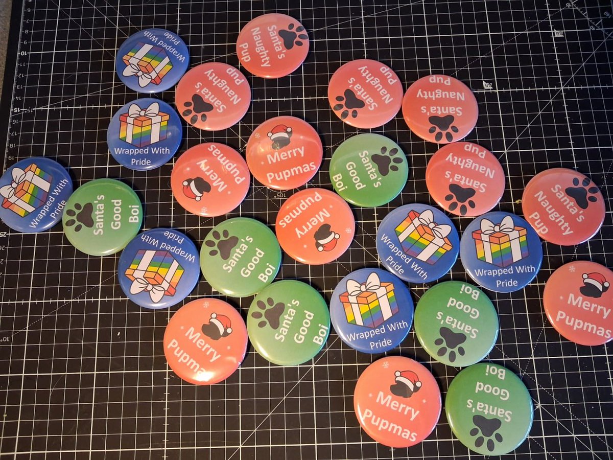 FluffyFelixFurs's tweet image. I’ll be at @nuzzlesuk  this weekend with some small goodies — ideal stocking fillers 🐾🎄

I’m also taking custom pup tag orders — just DM me before 9pm Friday so I can have them ready for you to collect 💙