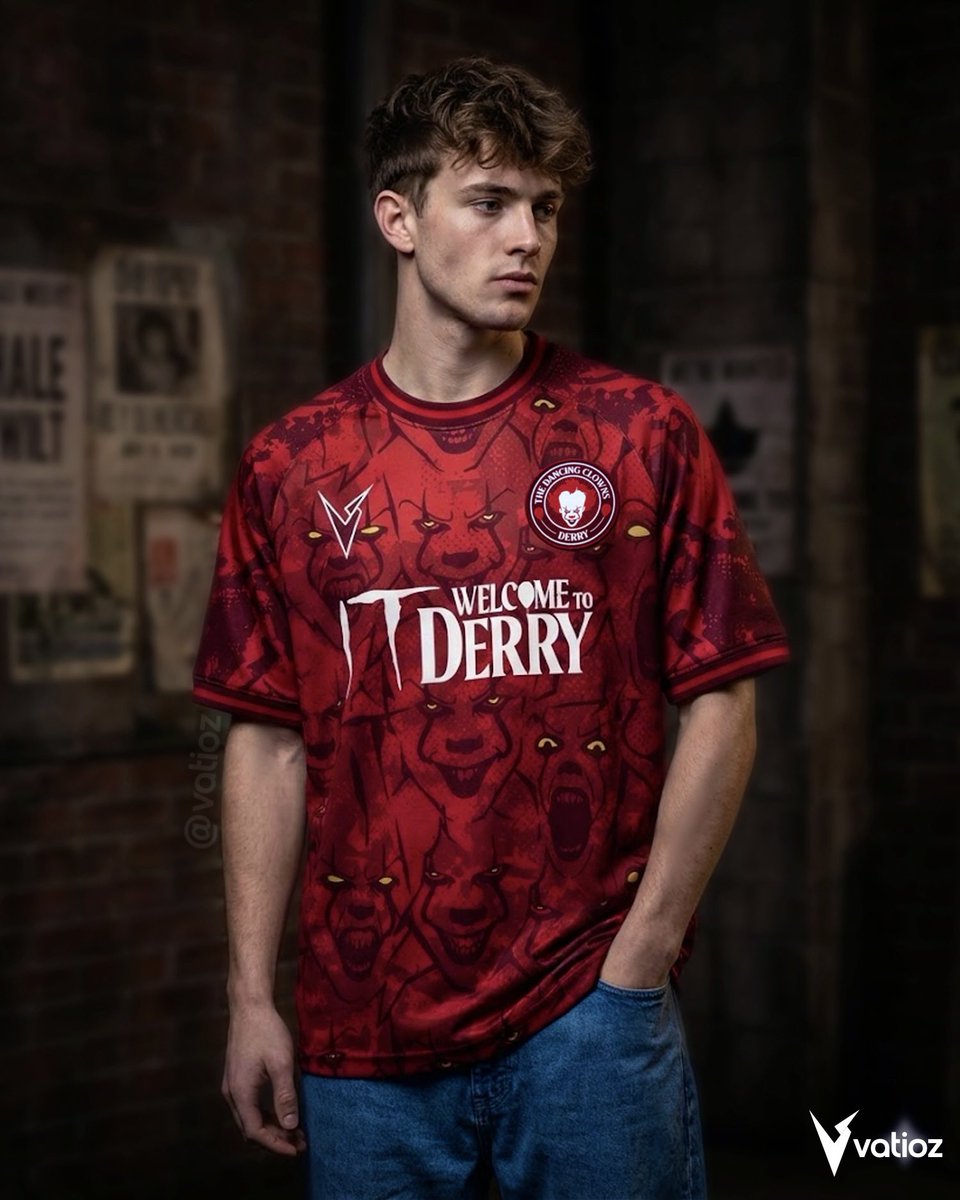 The Dancing Clowns x Vatioz | IT Welcome To Derry [diseño conceptual]

En esta cancha, todos flotan 🎈🤡

Les dejo este nuevo concepto de cómo lucirá una camiseta/escudo de fútbol inspirados en la serie.

Beep, beep. El partido ha comenzado. ⚽️