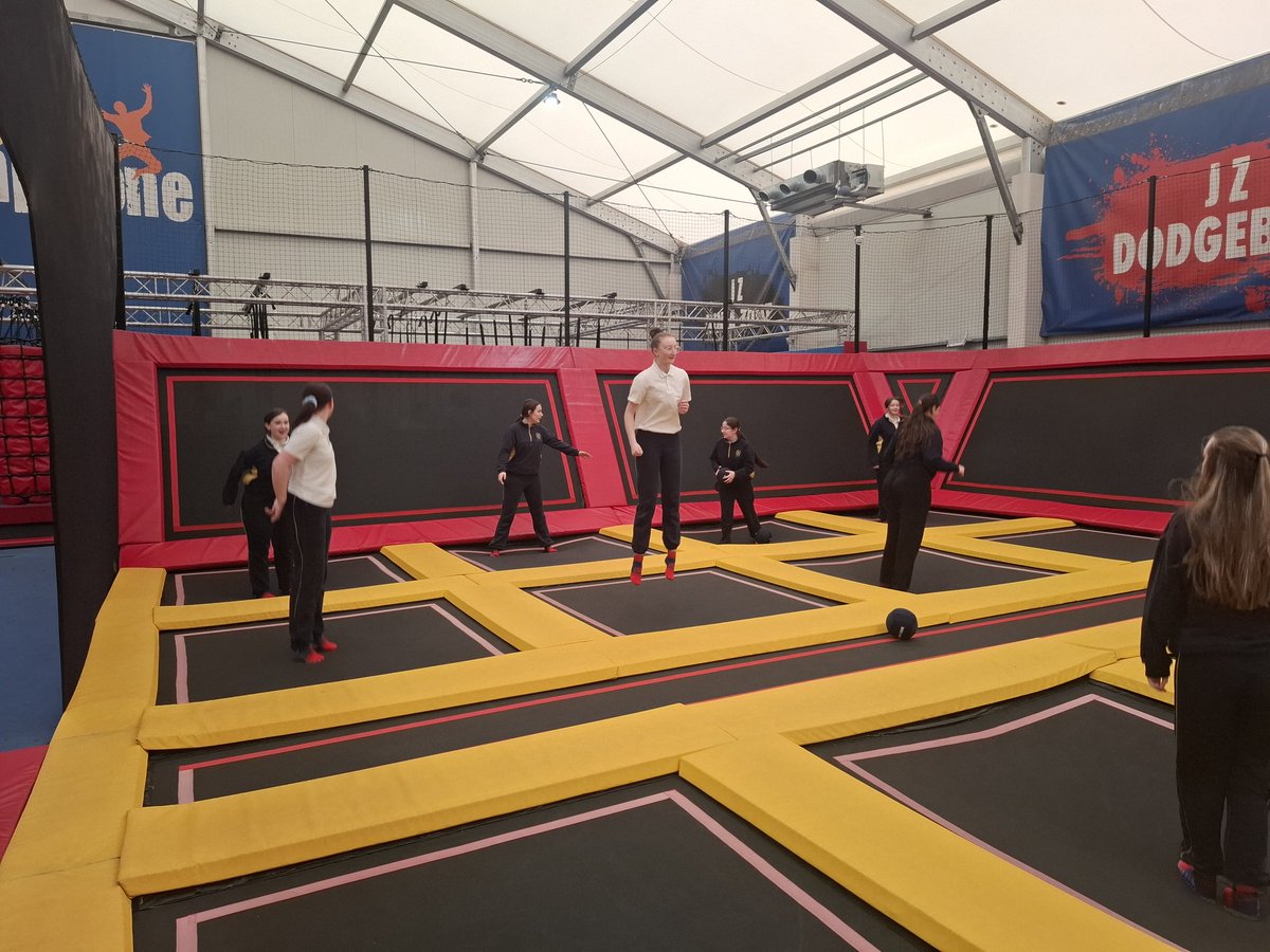 T.Y. Coláiste Bríde tweet media