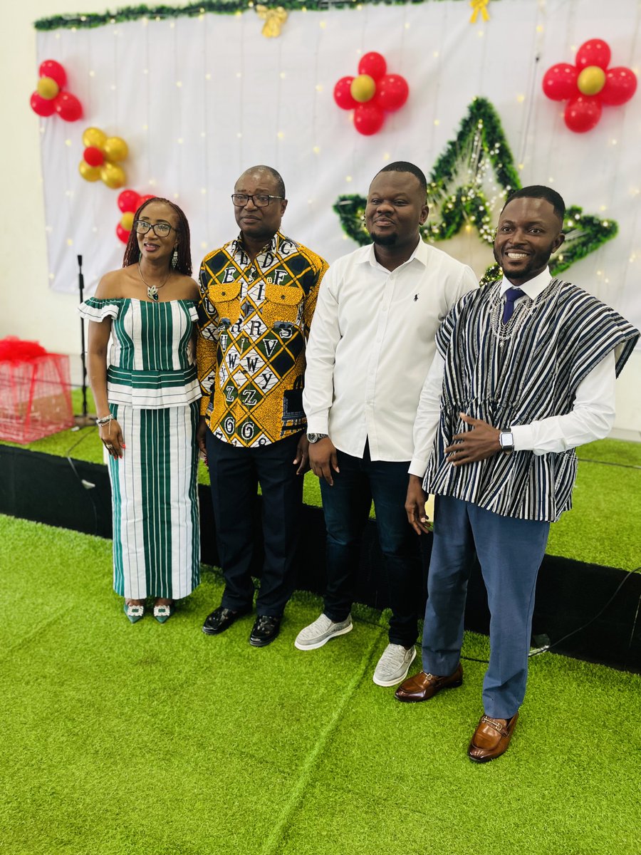 timpax_gh's tweet photo. Celebrating the true spirit of Christmas at the 5th Festival of Nine Lessons and Carols, University of Environment and Sustainable Development. 🙏❤️🎄⁦@uesd_src⁩ https://t.co/NvEb07A3Ey