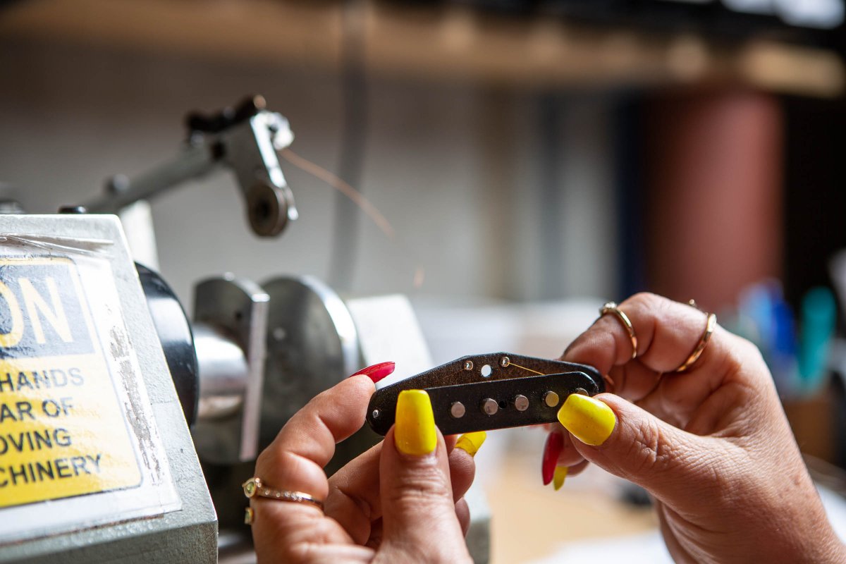 If you dream it, we can build it. Our Custom Shop isn’t just for rock stars—all guitarists are welcome to bring us their bespoke pickup ideas so our team can help make them a reality: hubs.la/Q03Yw5220
#SeymourDuncan