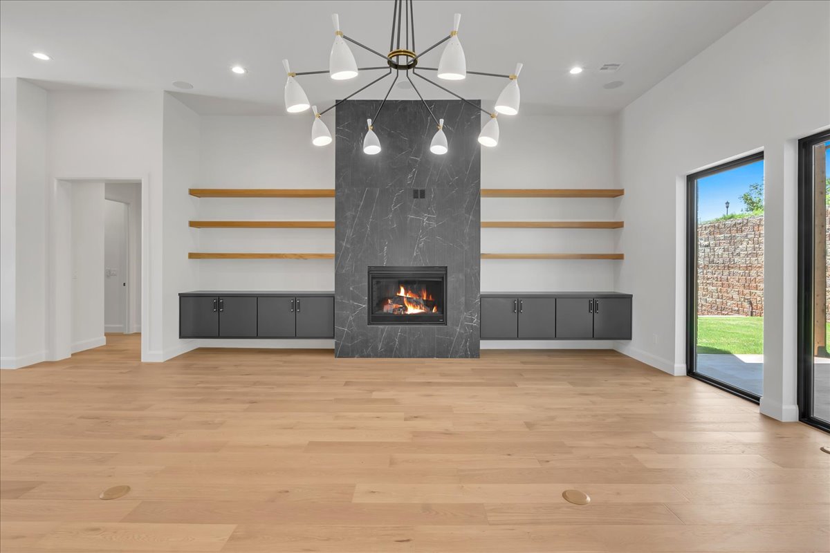 WyattPoindexter's tweet image. Impeccable new 3 bed home in gated Stone Hill Cottages (Iron Horse Ranch). Low-maintenance luxury w/ resort-style amenities and spray foam insulation. 

Listed by Wyatt Poindexter – The Agency Oklahoma 
3917StoneBluffWay.com
#EdmondOK #GatedCommunity #3917StoneBluff