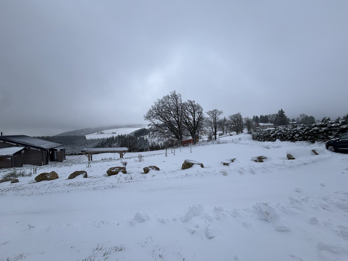 Marie199010's tweet photo. 大雪だった数週間前
フランス寒い
てか、ここが寒い https://t.co/uCAThmE9du