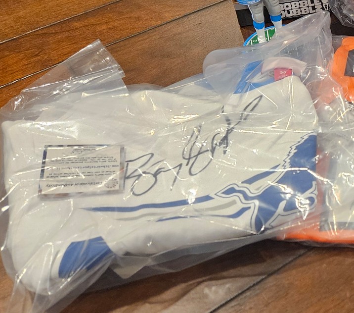 BarrySanders's tweet image. Time for another #SandersSponsor #Giveaway from my family at @CallSam.

1. Follow Us
2. Repost our new ad

For a chance to #win a signed @mitchell_ness T shirt.

@Lions 

AND if you are injured in any accident - #CALLSAM