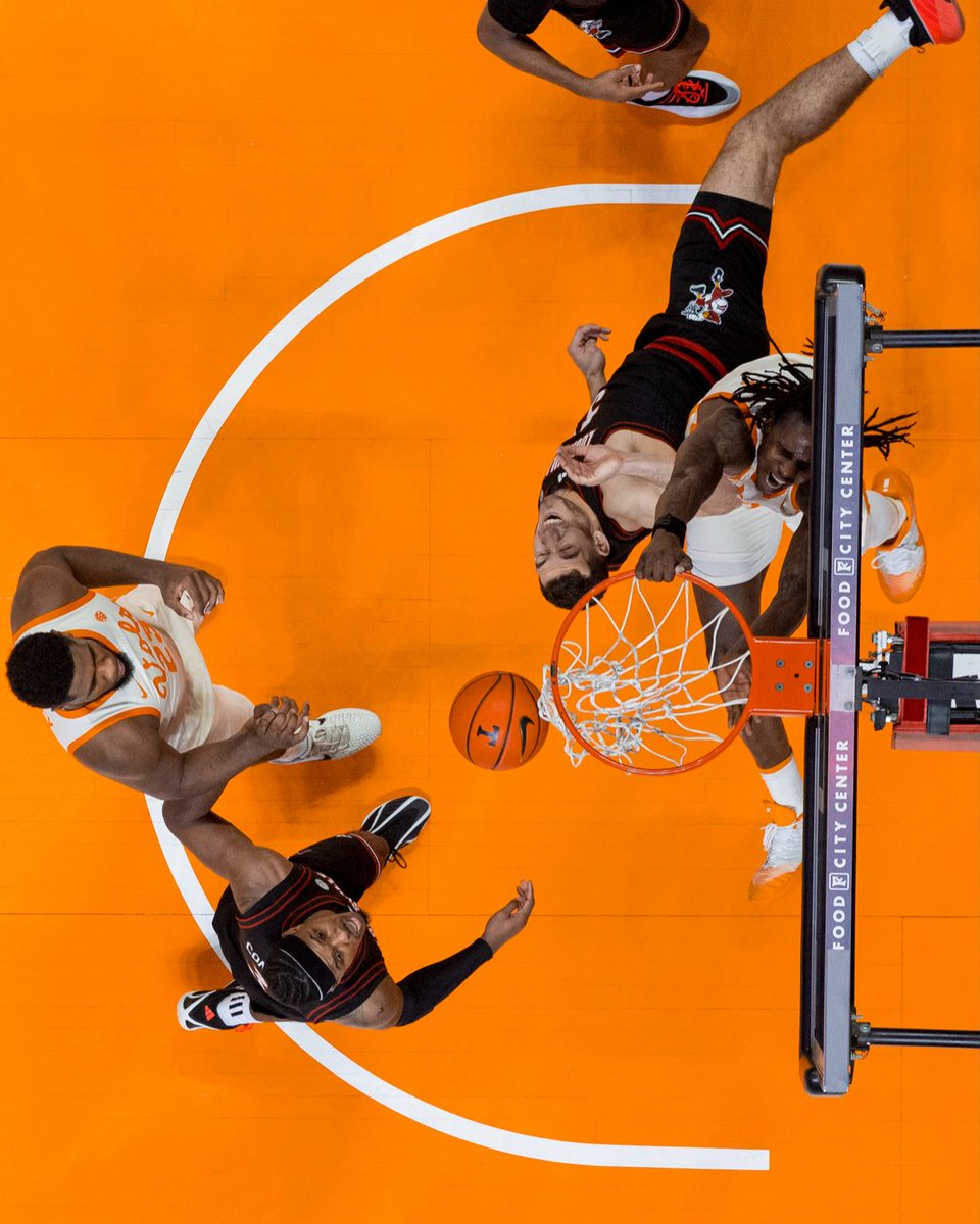 Tennessee Basketball tweet media