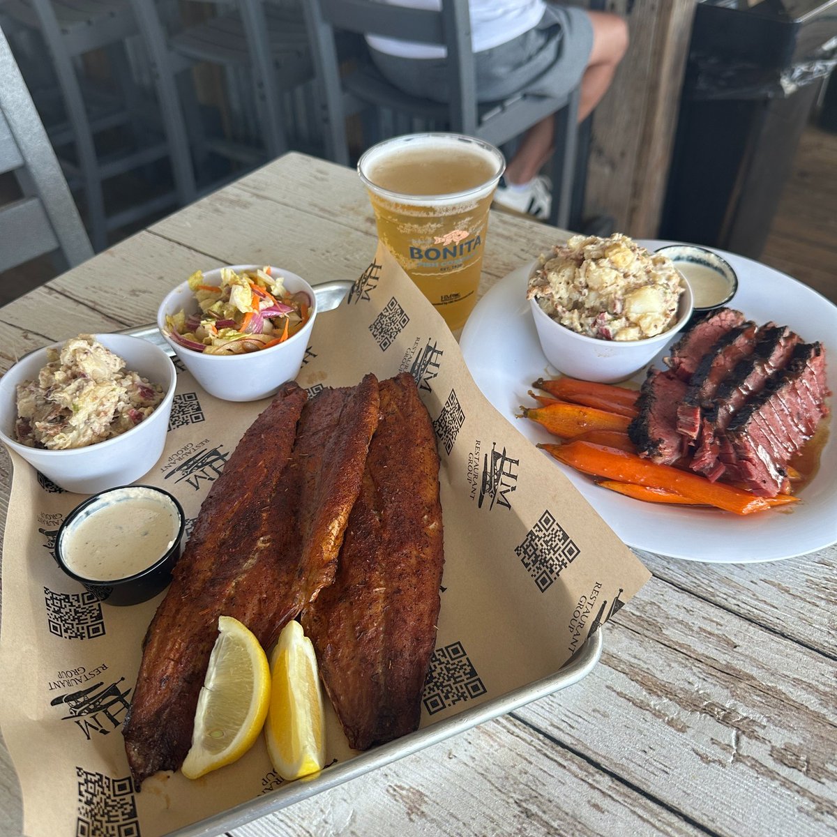 FMB_Chamber's tweet photo. 🌊🐟 Exciting news! Bonita Fish Company has joined the FMB Chamber family! 🎉 Fresh seafood, waterfront vibes &amp; live music await. Stop by &amp; show them some love! 💙

https://t.co/913uBuKcMX

#FMBChamber #FortMyersBeach #BonitaFishCompany #SupportLocal #WaterfrontDining #visitfmb https://t.co/E8o1DD04bt
