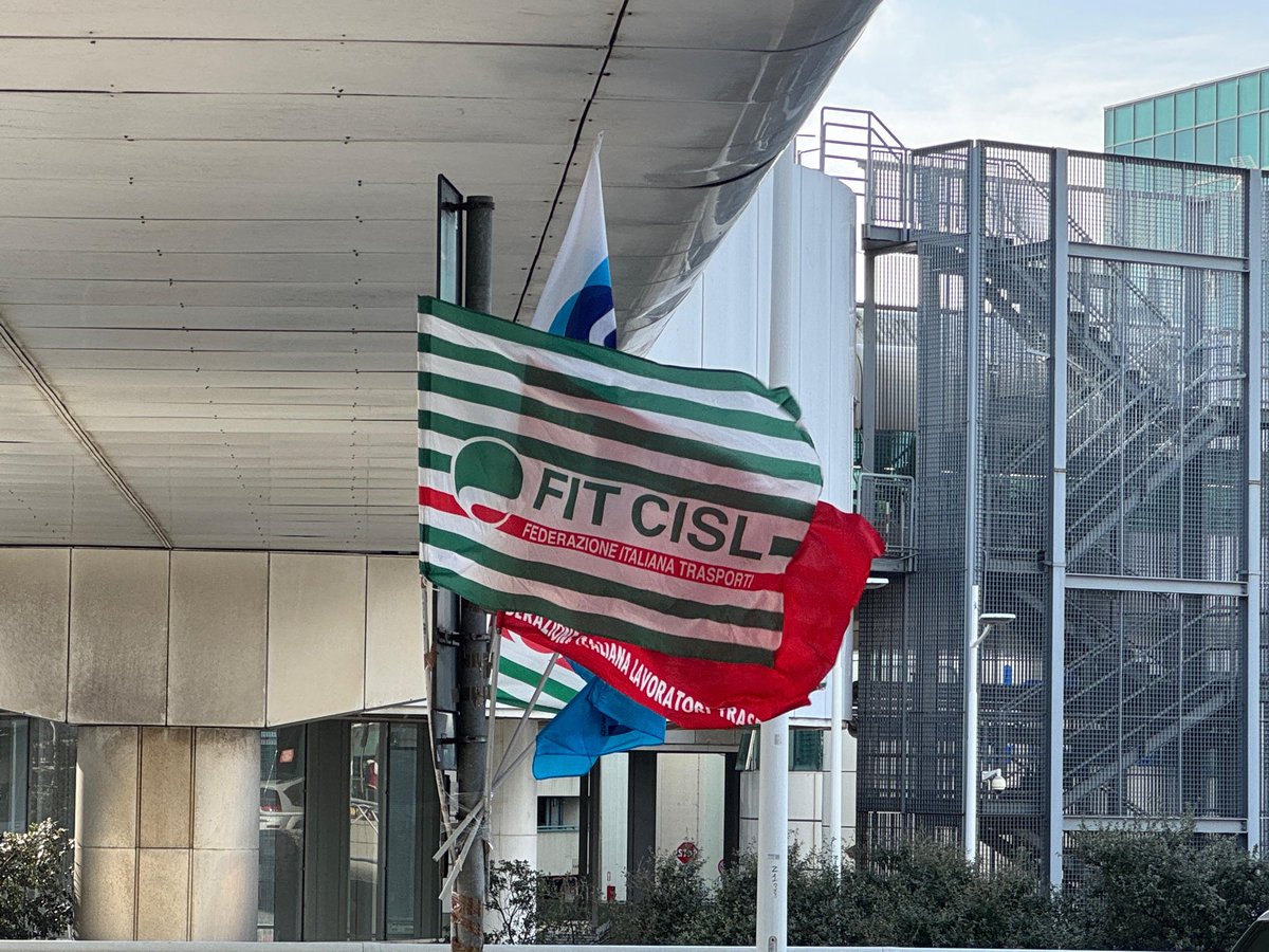 FitCisl's tweet image. #17dicembre ✈️ @ITAAirways ,  #sciopero con adesione altissima conferma necessità di riaprire subito il confronto 

👥 La straordinaria partecipazione allo sciopero, con punte vicine al 90% tra personale di volo e di terra, è un segnale chiaro e responsabile da parte delle…