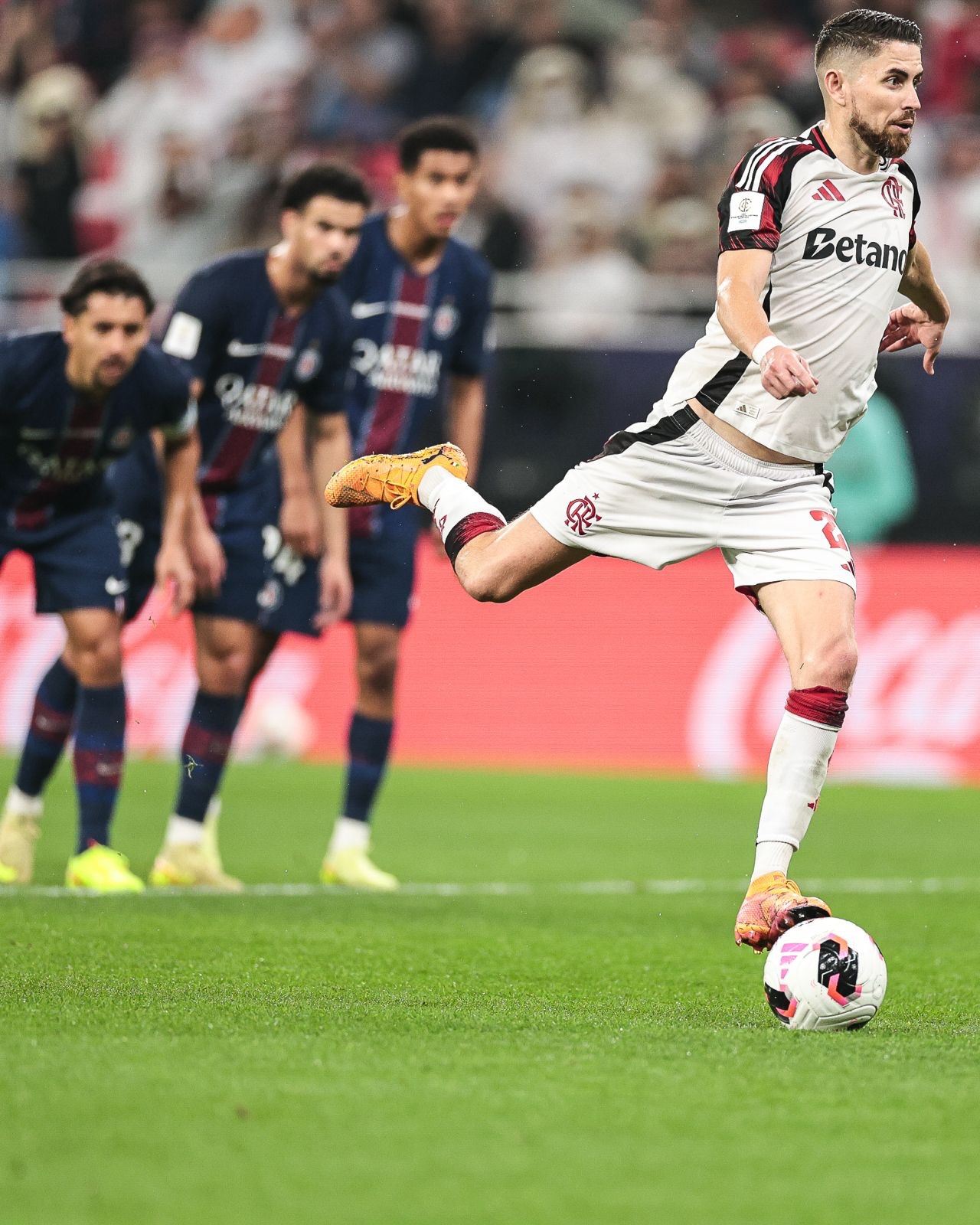 بالتخصص.. جورجينهو يعرف جيدًا كيف يسدد ركلات الجزاء 