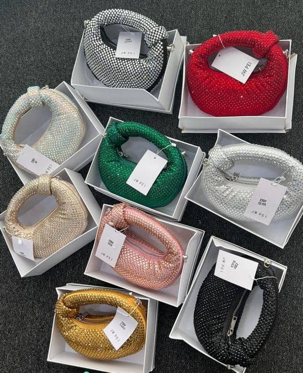 Leomartsquare1's tweet photo. Size: small
28,000 NGN https://t.co/sbbTAElPQJ