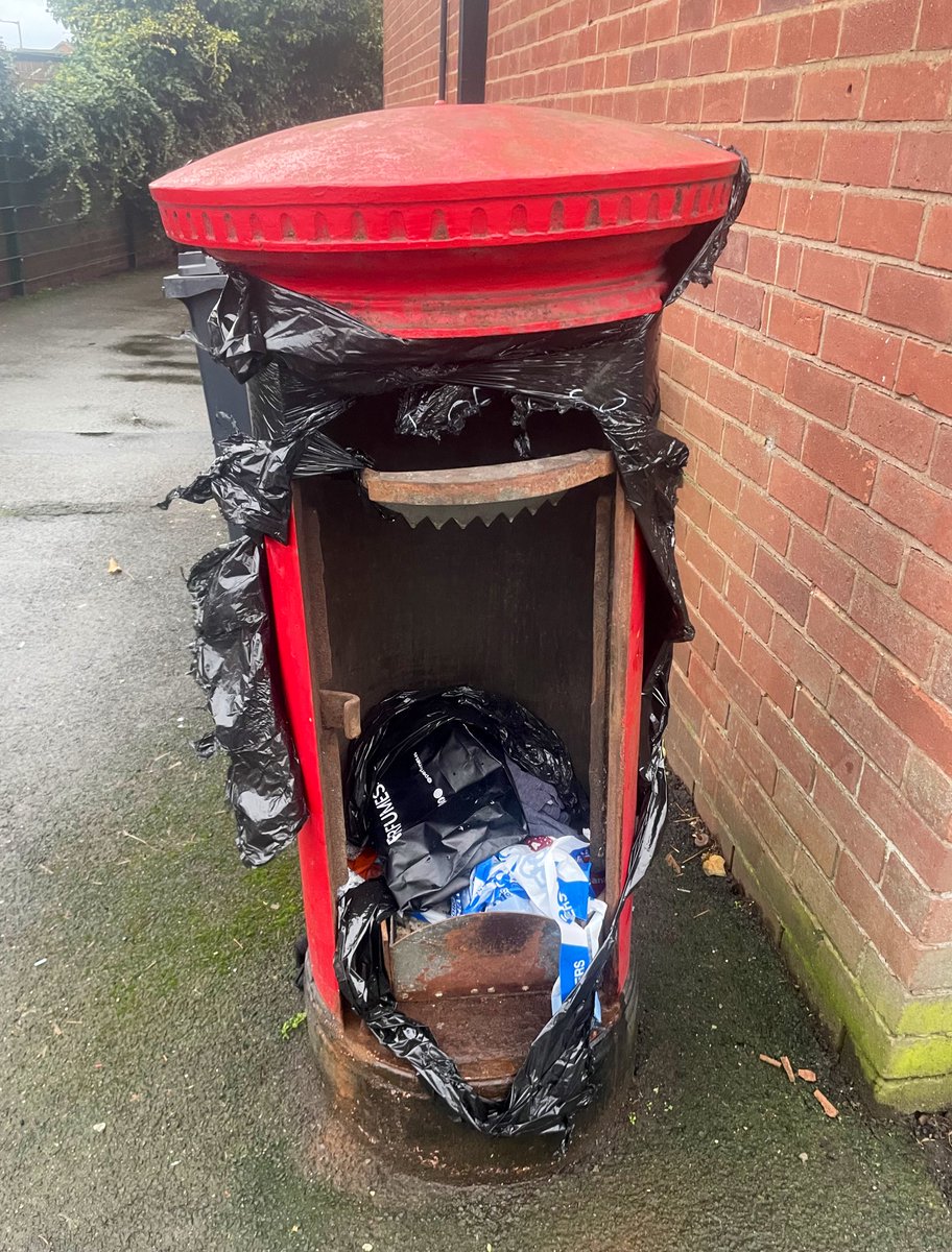 dank_ackroyd's tweet photo. Merry Christmas from Walsall 🎁❄️🎄🥰 https://t.co/2FR5VHmfkh