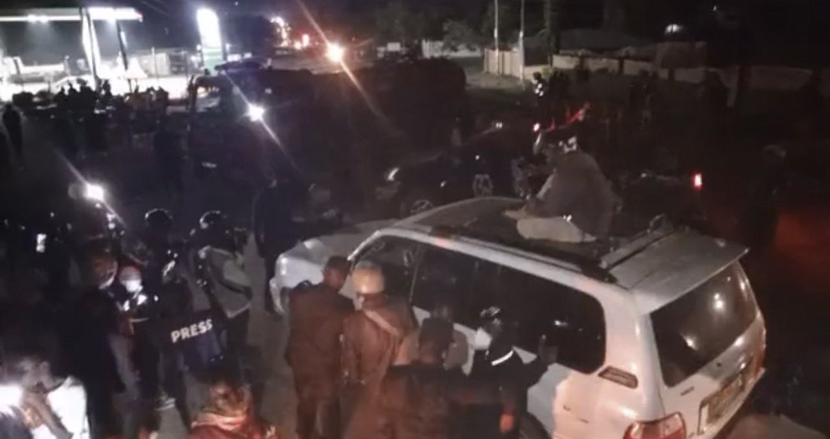 The military and police having blocked and hounded us away from Amuria District a few moments ago where we had paid for and booked accommodation to spend the night, we decided to count our losses and travel to Soroti tonight. But now, in Otuchopi as we were about to enter Soroti