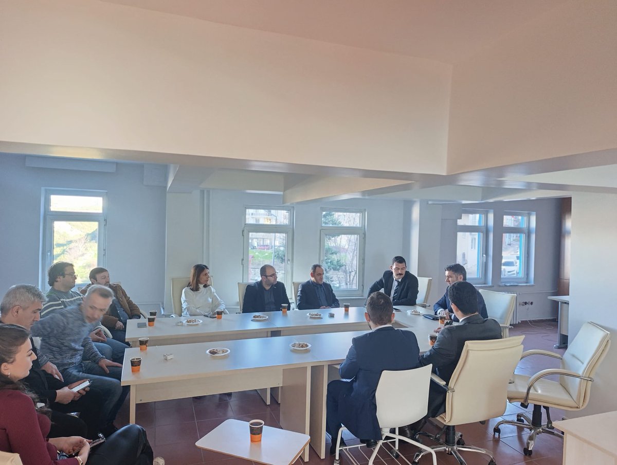 📍 Bilecik Ziyaretimiz

Bilecik Çalışma ve İş Kurumu İl Müdürlüğümüzü ziyaret ederek değerli mesai arkadaşlarımızla bir araya geldik.

Gösterdikleri ilgi, samimiyet ve misafirperverlikleri için İl Müdürümüze, kurum yöneticilerimize ve tüm çalışma arkadaşlarımıza teşekkür