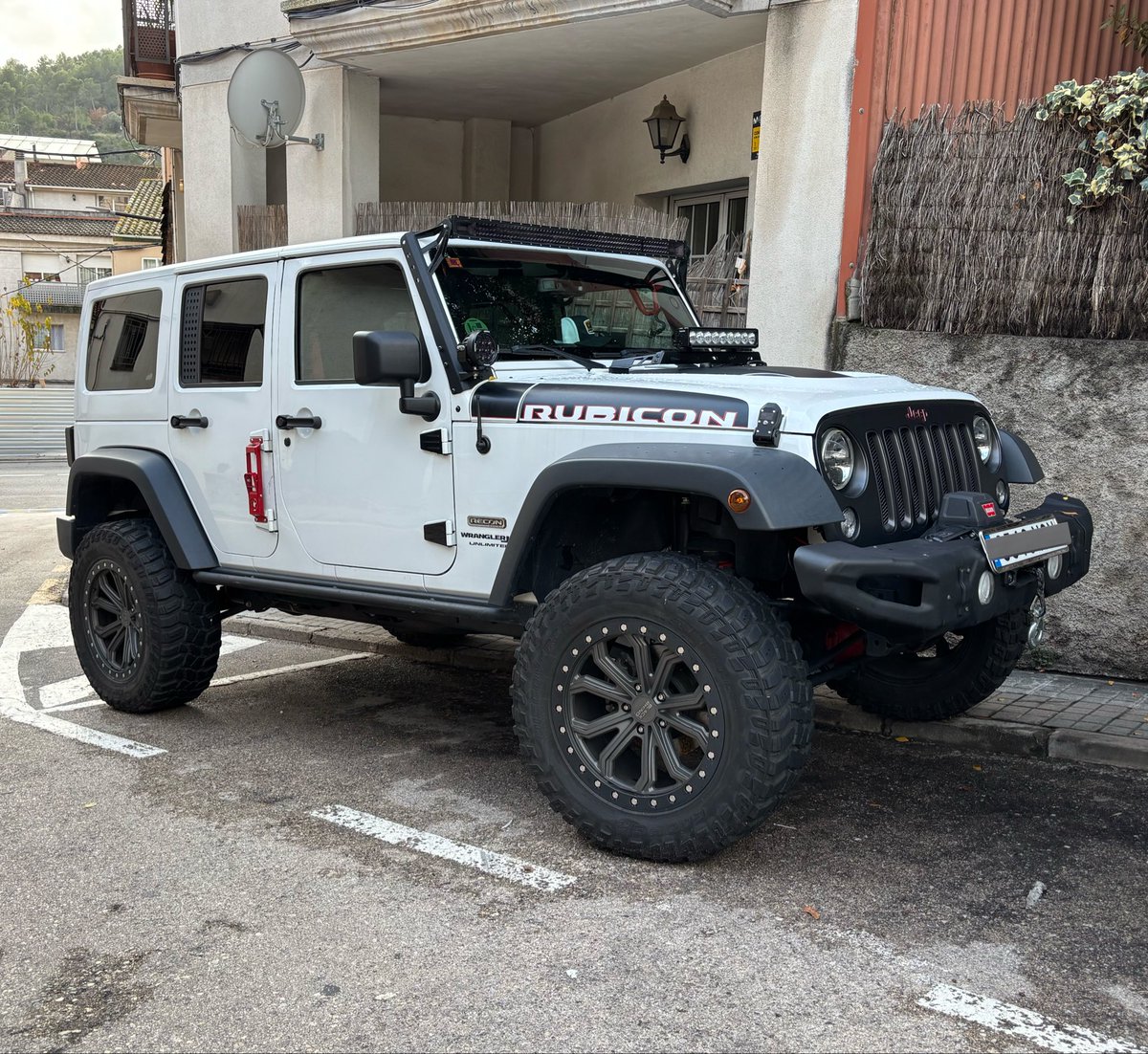 m4rtinsgarage's tweet image. Hay gente que sí que sabe comprar coches. 😎 ¿Opiniones? #Jeep #JeepWrangler #JeepRubicon