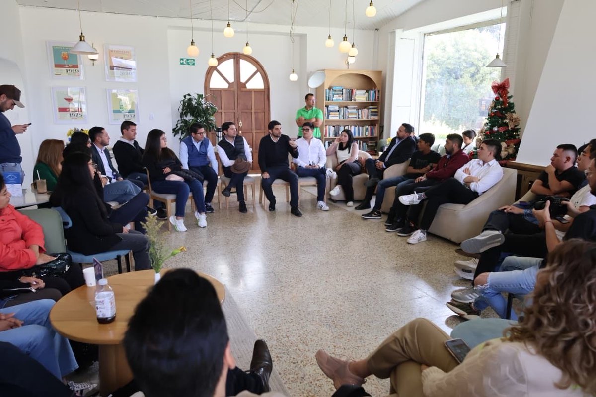 Gracias a los jóvenes líderes del <a href="/CeDemocratico/">Centro Democrático</a> en los municipios de Chia y Cajicá, Cundinamarca 

La juventud es esencial en la recuperación del camino en Colombia 

Senado y Cámara del <a href="/CeDemocratico/">Centro Democrático</a>