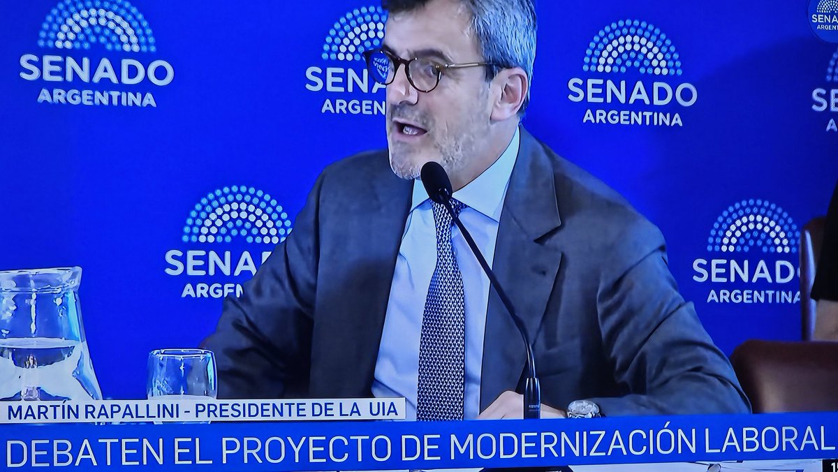 Este es el tipo que busca cagar a los laburantes argentinos y esta es la institución más antipatria de la Argentina.

Martin Rapallini 
Presidente de la UIA

Se dicen industriales los chantas
#NoaLaReformaLaboral