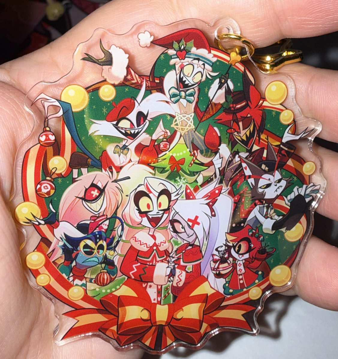 hazbinhotel クリスマス キーホルダー Hazbin Hotel Crew Oversized Holiday Charm Acrylic Keychain