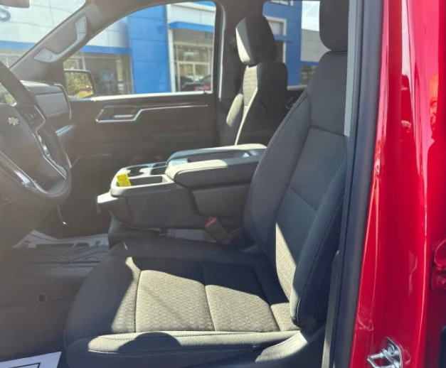 HarveysGM's tweet photo. A perfect Christmas Gift! Check out this new 2026 Chevrolet #Silverado 1500 LT that just arrived on our lot at Harvey's GM! This Chevy Silverado features Red Hot exterior paint, 4WD, and qualifies for #RedTag 0% APR financing.
See it for yourself here: https://t.co/UPpraUo6f8 https://t.co/0lXlhXEA20