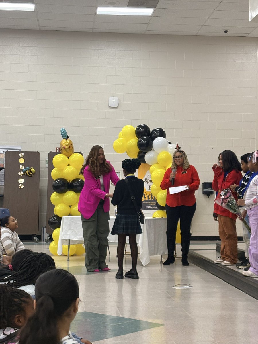 SandersES tweet media