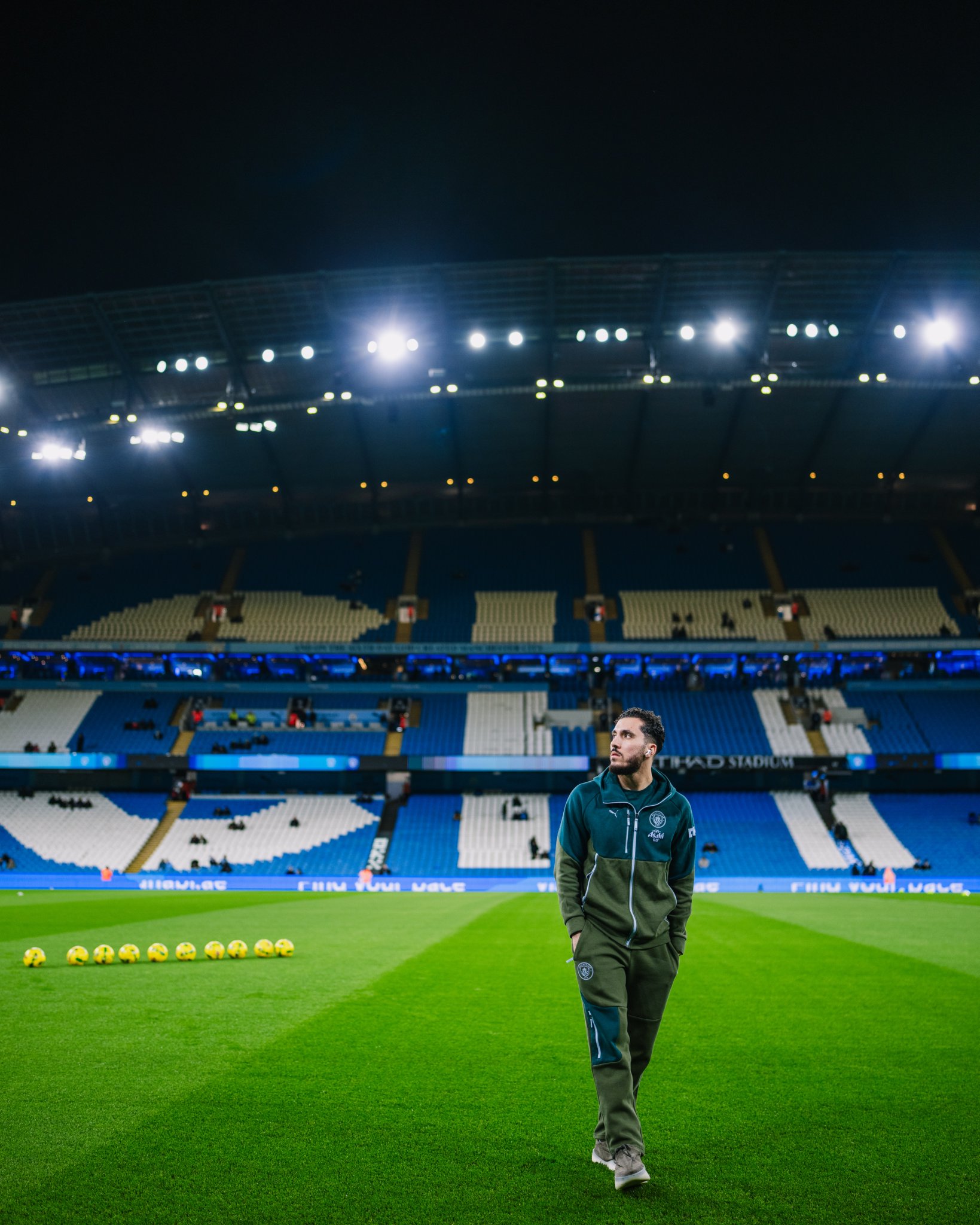 بداية المباراة - كأس الرابطة الإنجليزية. مانشستر سيتي X برينتفورد 