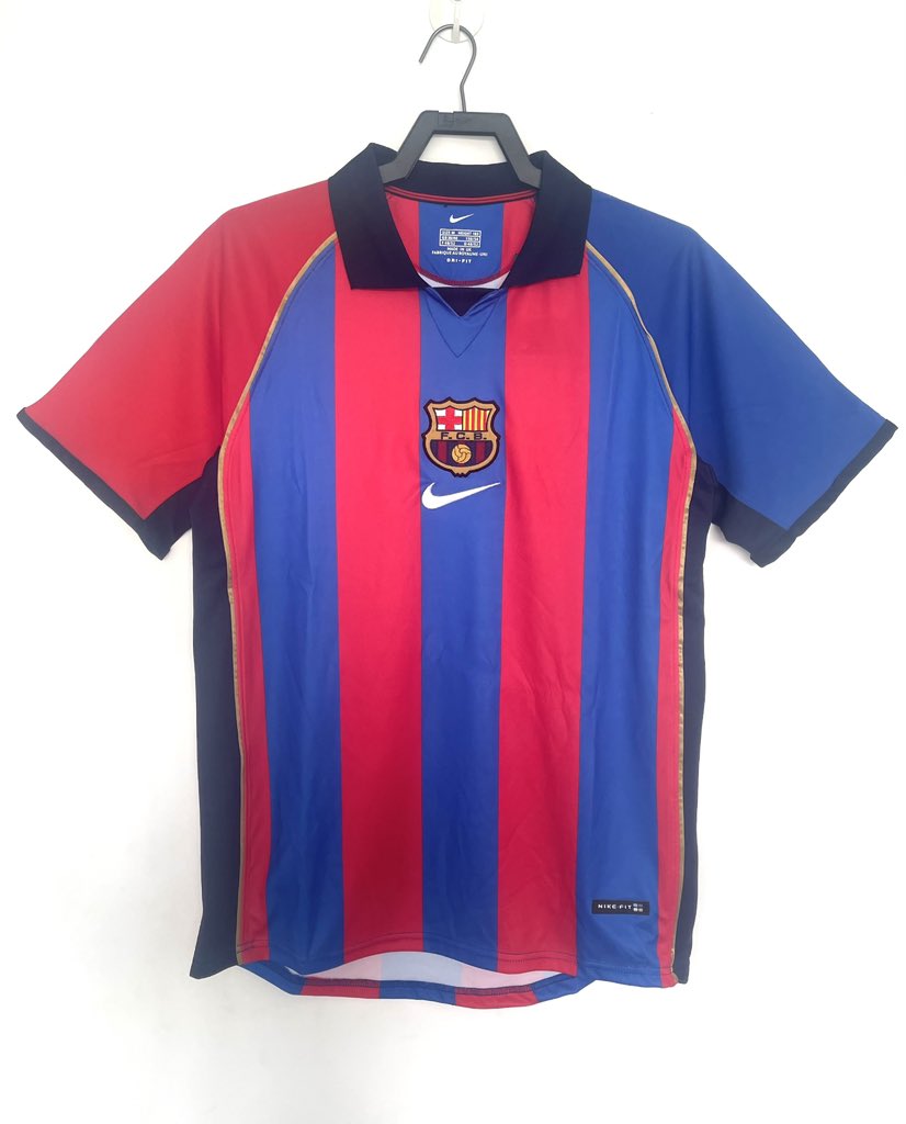 CaadeOKC's tweet photo. ⚽️SORTEO FUTHOOPS⚽️

Una camiseta retro de estas 4 a elegir

Requisitos:

Seguir a @futhoops
Dar RT a este tweet

Ganador el domingo. Dadle miserables https://t.co/Fl7LUgMUlk