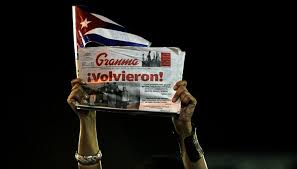 🇨🇺✊| #FidelPorSiempre dijo: ¡Volverán! y nuestros #CincoHéroes VOLVIERON.
Hoy se cumplen 11 años de la victoria de una causa que todo el pueblo cubano y muchas voces solidarias en el mundo hicieron suya.
#LosCinco son orgullo de la Patria.

#NoAlTerrorismo