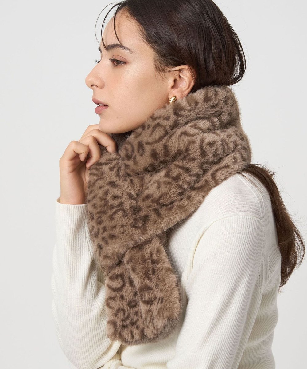 人気のフェイクファーマフラー レオパード柄が再入荷