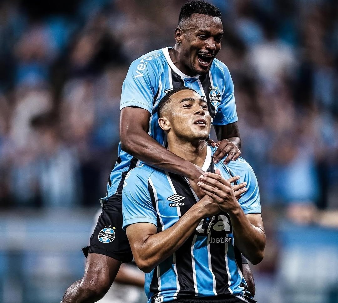 GremioTimeLine's tweet image. Lista de reforços procurados pelo Grêmio à pedido de Luís Castro:

- Goleiro 
- Zagueiro 
- Lateral Direito 
- Volante 5
- Camisa 10
- Ponta Direita 
- Ponta Esquerda 

📸 Divulgação | Grêmio FBPA