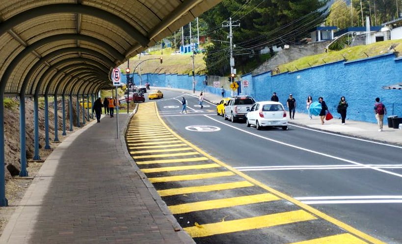 👷🦺 #QuitoConObras | Esta mañana, el alcalde de la ciudad, <a href="/pabelml/">Pabel Muñoz L.</a> junto a nuestro gerente general, Jorge Campoverde, recorrieron el nuevo intercambiador de la #MarianaDeJesús, una obra clave para la movilidad de Quito.

Este proyecto beneficiará a más de 100 mil usuarios,