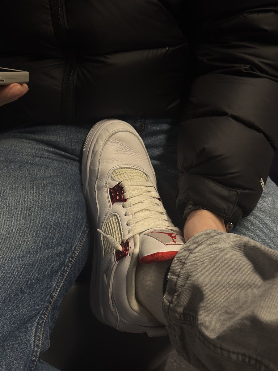 Master__Niels's tweet image. I know you love my sweaty Jordan’s pressed against your crotch after a full day of walking in them😂😏 just admit it, submit and be a good boy for me you freak😈😂