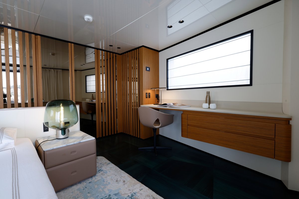 The Owner Cabin is not a cabin —it’s a waterfront residence.

Discover more here: wider-yachts.com/widercat-92/

#WiderCat92 #MadeInWider #LucaDiniStudio