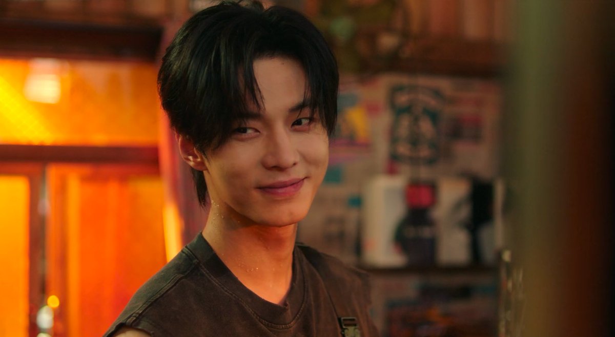 Lalalandrama_'s tweet image. smiley zhaozhao is my everything😭❤️

— #SpeedAndLove #HeYu