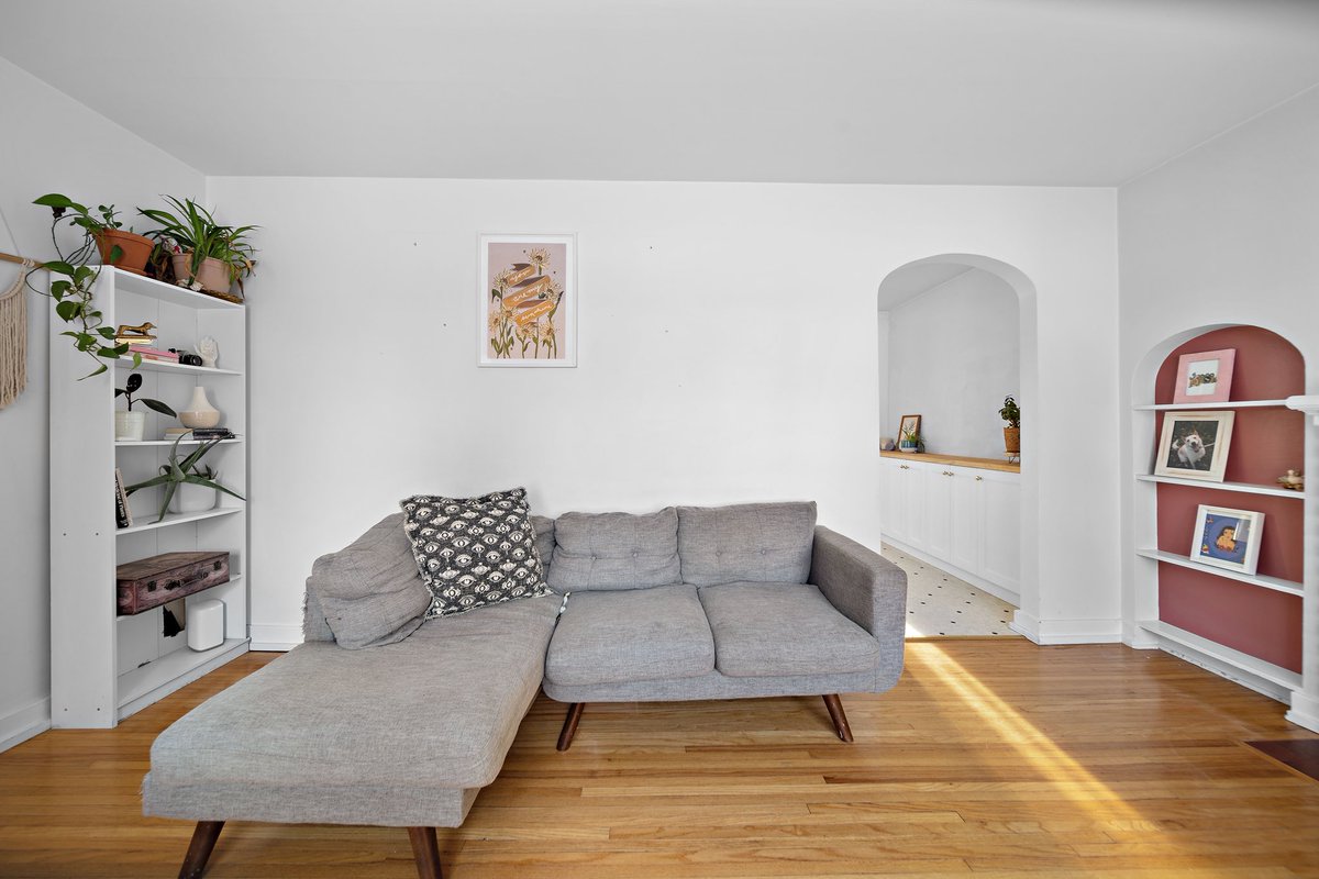 RealtorEmthe's tweet image. ✨Live in this beautiful home✨
🔑222 Neil Ave, WPG, MB.
☀️East Kildonan
🫧1 bath
🛏️2 bedrooms
✨ MLS: 202530013
Call to book your private showing today! #realestate #realtor #remaxhustle