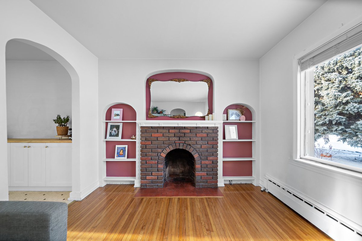 RealtorEmthe's tweet image. ✨Live in this beautiful home✨
🔑222 Neil Ave, WPG, MB.
☀️East Kildonan
🫧1 bath
🛏️2 bedrooms
✨ MLS: 202530013
Call to book your private showing today! #realestate #realtor #remaxhustle