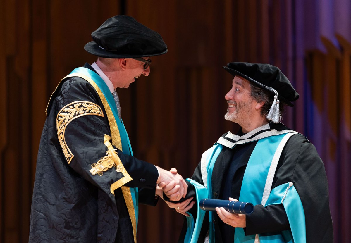 RavensbourneUK's tweet photo. We were honoured to award Honorary Doctorates to exceptional leaders at our recent Graduation Ceremony 🎓 

🏛️ Thomas Heatherwick 
🛠️ Jay Osgerby @barberosgerby

Their work and words were an inspiration to our graduating cohort. 💙 👇 https://t.co/F8R6LUo8ti https://t.co/iXRaNzBeWZ