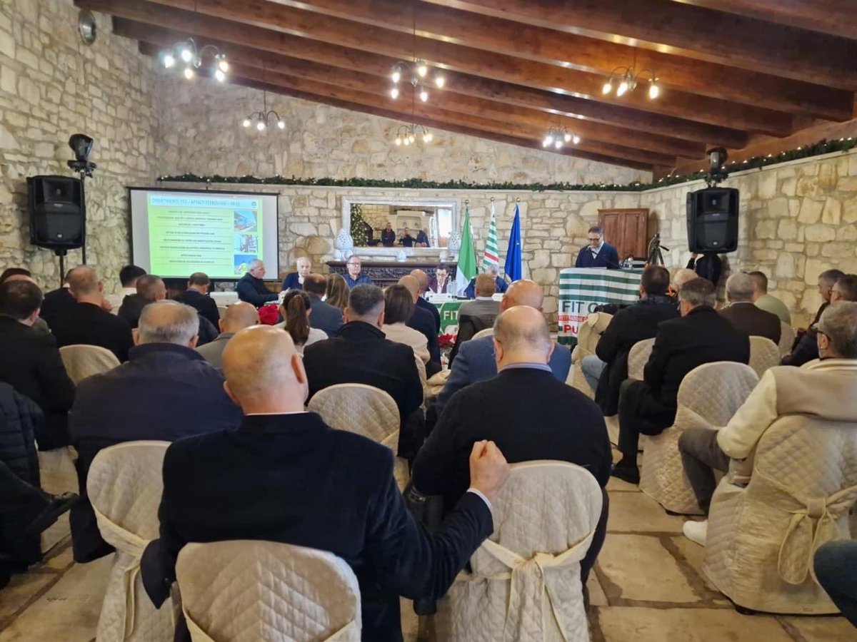 FitCisl's tweet image. #17dicembre 🗣️ Il SG @FitCisl @salvopellecchia ha aperto i lavori del Consiglio Generale @FitCislPuglia.
“Il lavoro nei trasporti, nella logistica e nelle infrastrutture è uno snodo decisivo per il futuro della Puglia e del Mezzogiorno”.
Dalle gare nel TPL e nella ferrovia, al…