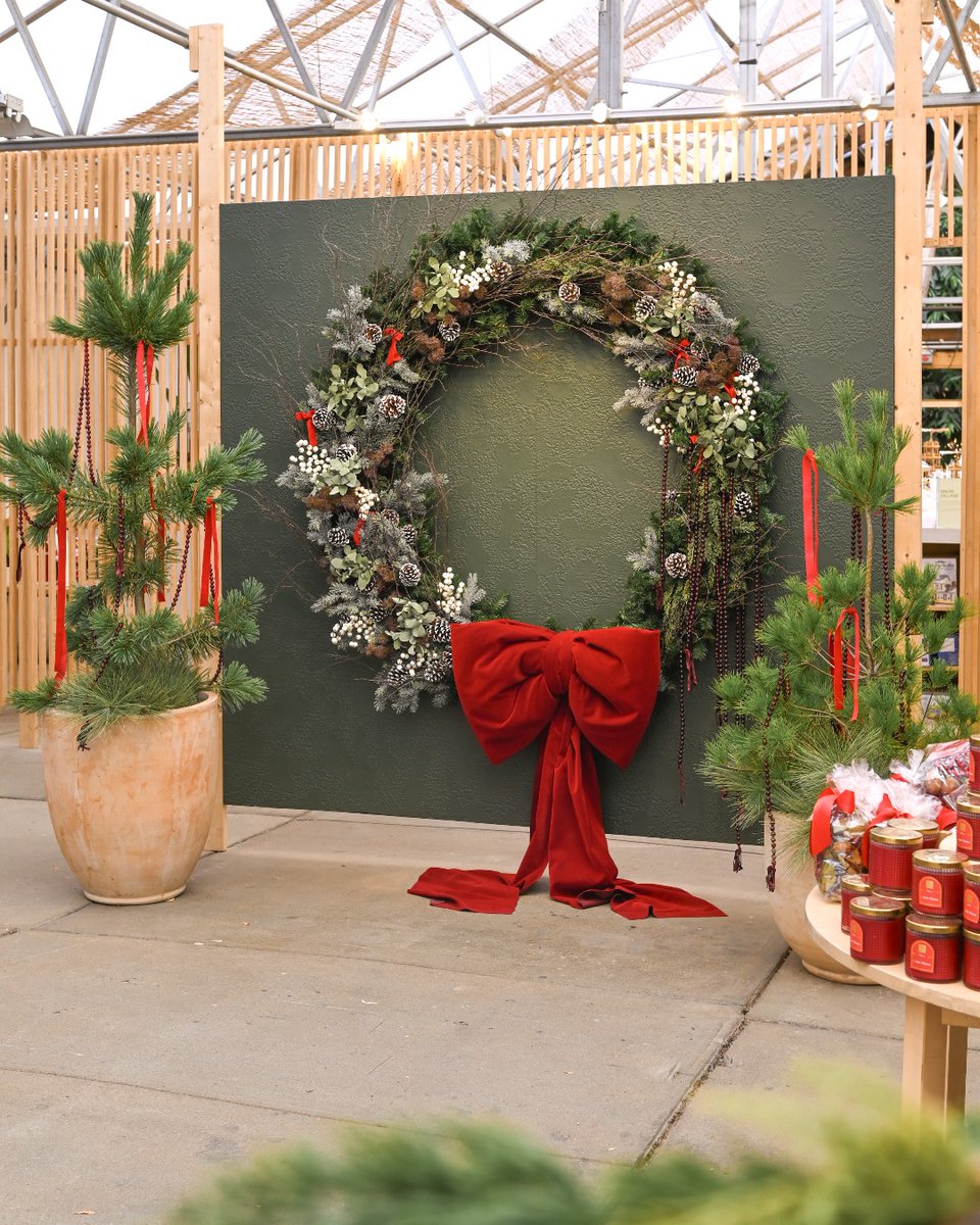 One of our favorite holiday photo spots 🎄

If you haven’t grabbed a picture with the giant wreath in the original shop yet, consider this your sign.

#mymulhalls #holidaydecor #christmaswreath #omahaholidays #mulhallsmagic