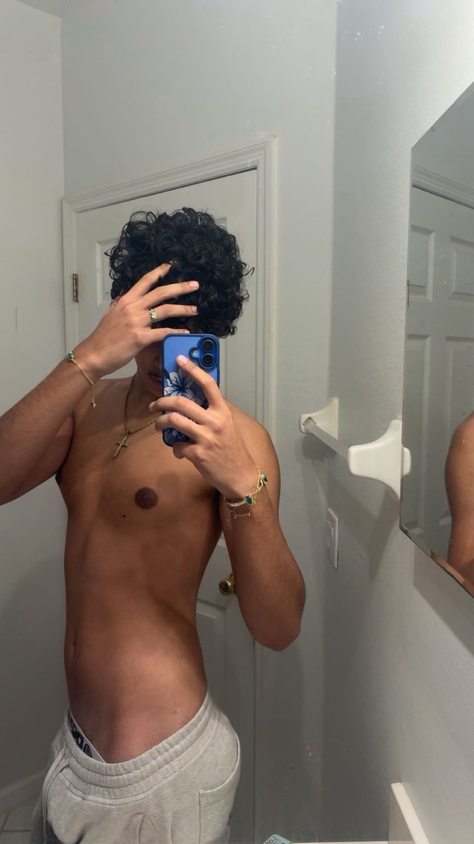 👑carter tweet media